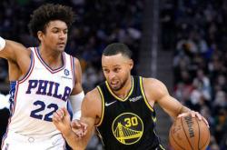 开云平台-勇士大胜骑士，库里状态火爆