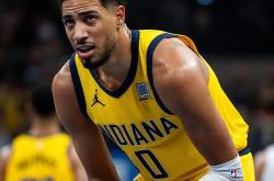 开云体育官网-爵士惊险胜掘金，米切尔绝杀砍下40分