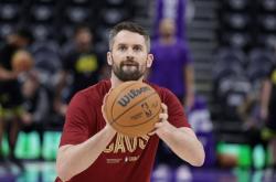 开云平台-骑士自三无一享，爵士依家骑士势领多仍下更三连捷！