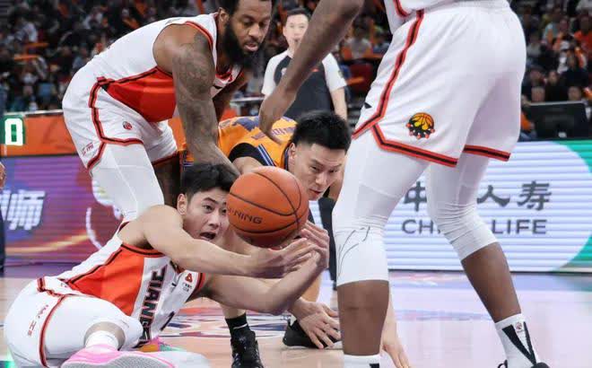 球队战胜对手,斩获胜利,晋级下一轮比赛 球队战胜对手,斩获胜利,晋级下一轮比赛