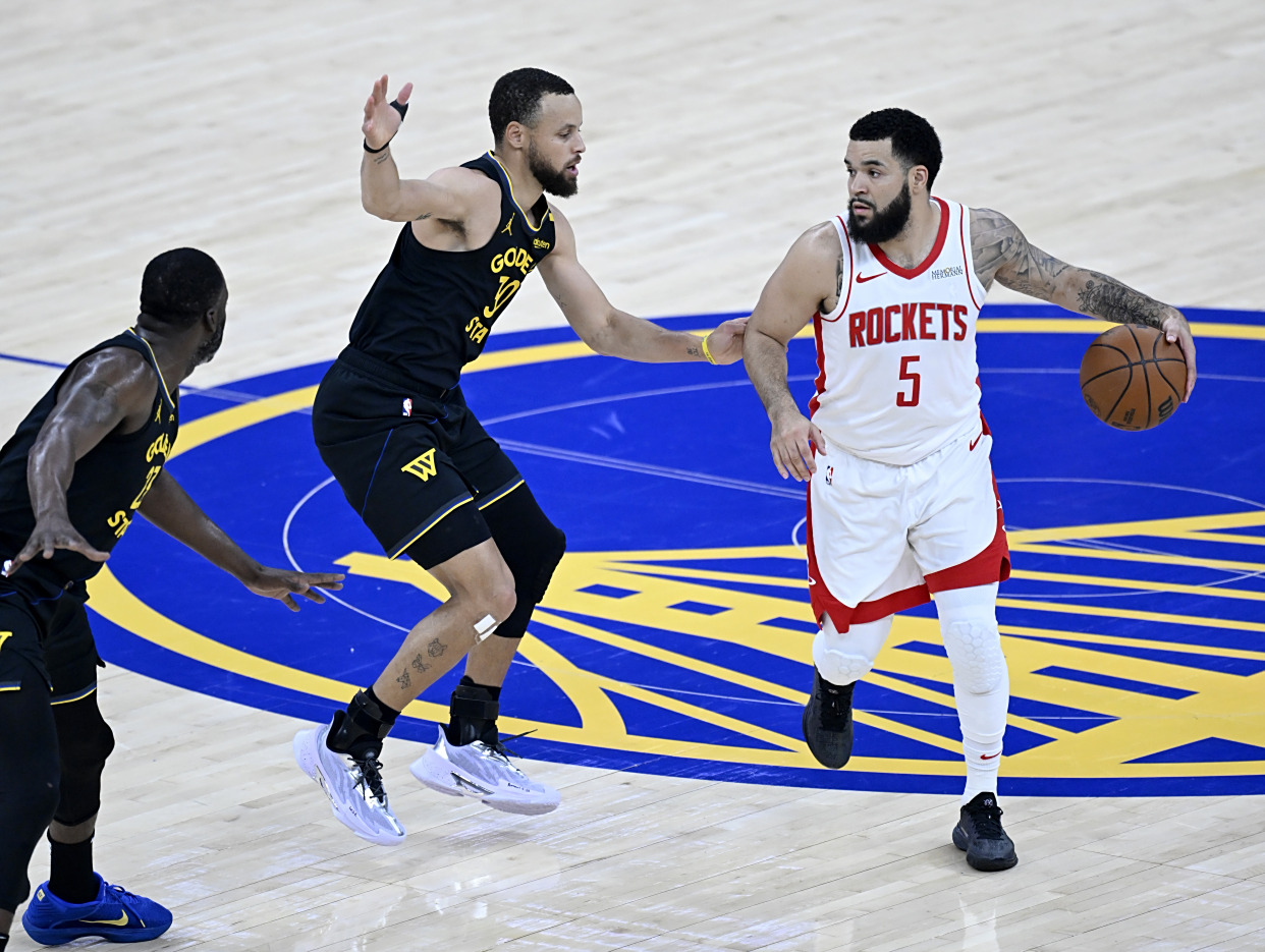 火箭客场击败快船,开启连胜模式 火箭客场击败快船,开启连胜模式